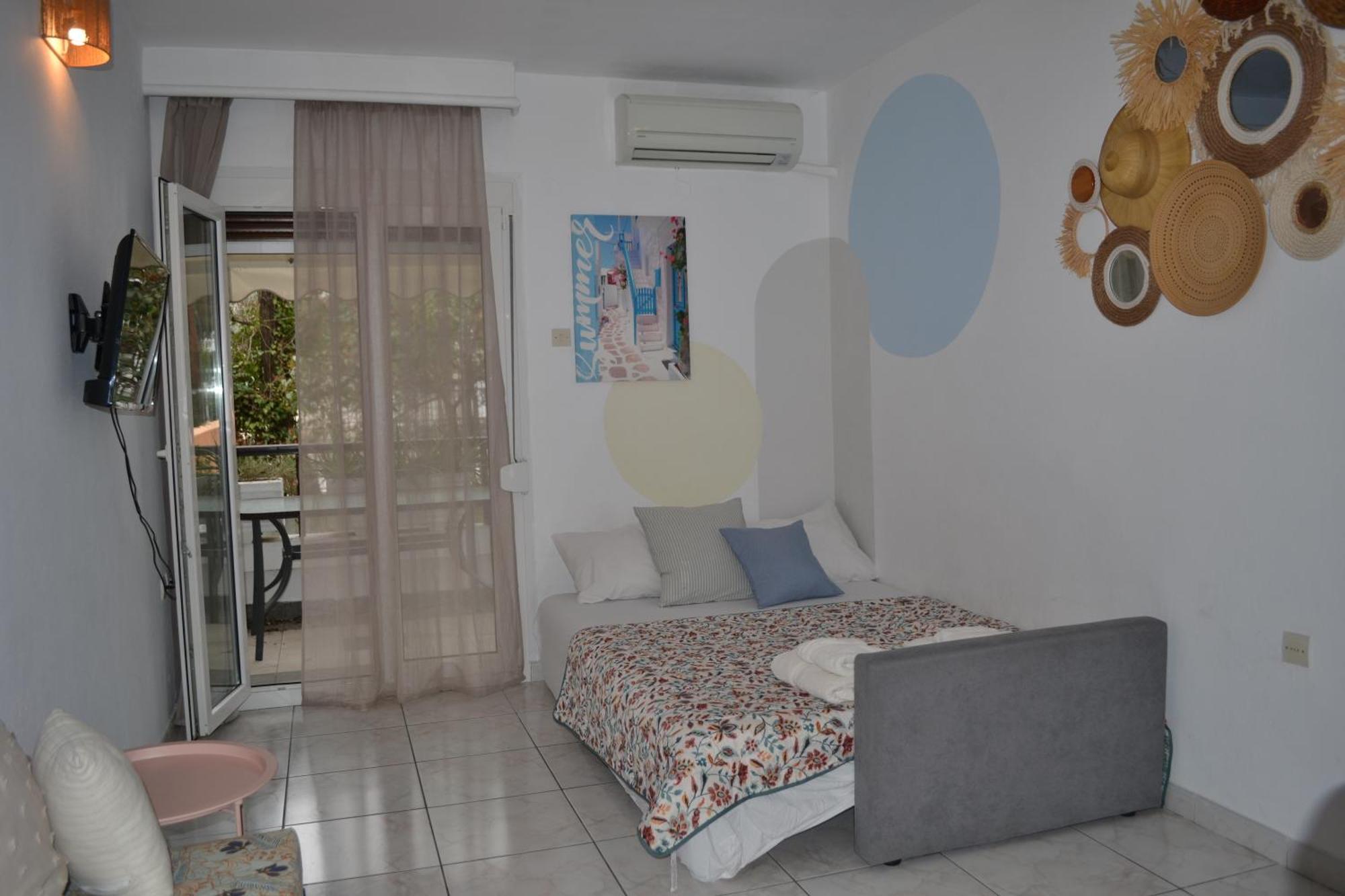Evaliana Seaside Apartment PalaiónTsiflíkion Buitenkant foto